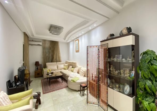 À VENDRE – Spacieux Appartement S+3 au Bardo