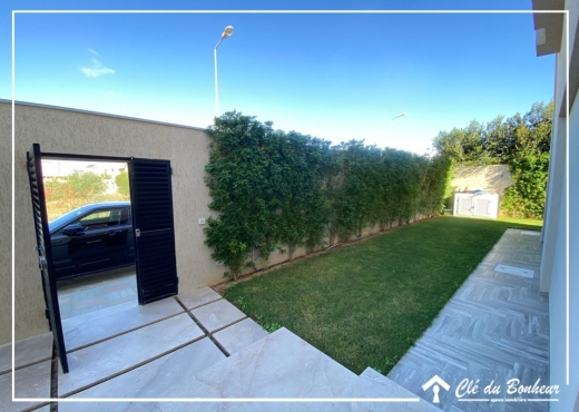 une bellle villa avec piscine à chotrana 3 - Bien immobilier à {"id":1,"country_id":219,"name":"ARIANA","slug":"ariana"} - Image 2 - Agence Immobilière Maison Plus Elite