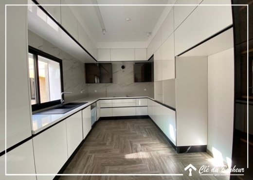 une bellle villa avec piscine à chotrana 3 - Bien immobilier à {"id":1,"country_id":219,"name":"ARIANA","slug":"ariana"} - Image 4 - Agence Immobilière Maison Plus Elite